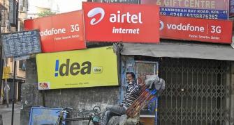 Mobile carriers stare at costly victory as bandwidth sale ends
