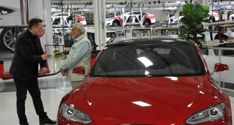 Modi takes a tour of Tesla Motors