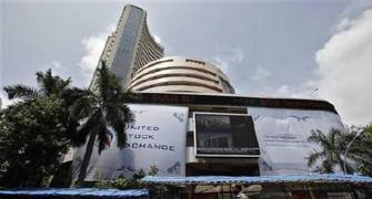 Sensex, Nifty crack 1% as global markets slip into red
