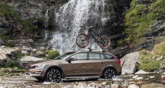 Volvo S 60 Cross country: A luxury sedan with sporty features