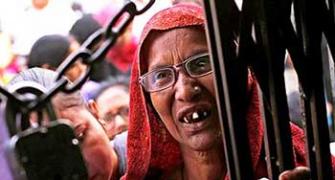Naxals in Jharkhand force elderly to convert black money