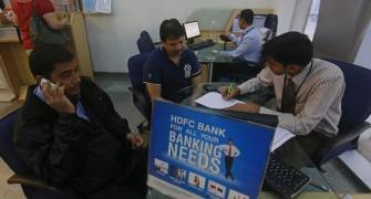 Who will succeed Aditya Puri as HDFC Bank's chief?