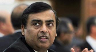 Reliance, 1st private firm to post Rs 10,000 cr quarterly profit