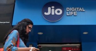 Now, Jio takes its battle against Airtel to the cloud