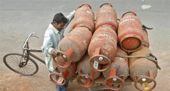 In Karnataka, Centre-state battle is over free cooking gas