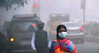 Delhi: Air purifier, pollution mask sales spike