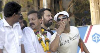 Salman Khan rallies for Baba