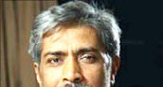 Jha to remove objectionable bits from Aarakshan