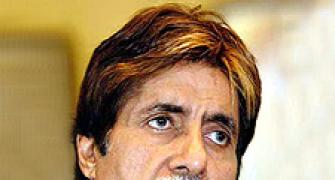 Amitabh: One never associated Dev Anand with death