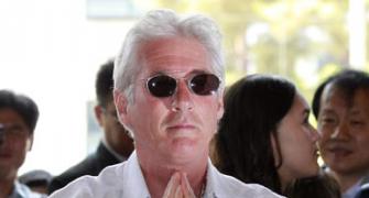 Richard Gere visits Buddhist temple in Seoul