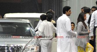 PIX: Aishwarya Rai Bachchan Goes To Hospital