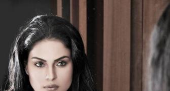 Veena Malik doesn't have work permit to work in India'