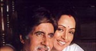 Movie Bloopers: Baghban's Valentine's Day in October?