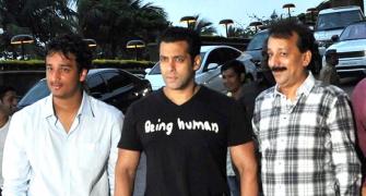 PIX: Salman, Sanjay Dutt at Baba Siddiqui's Iftar party