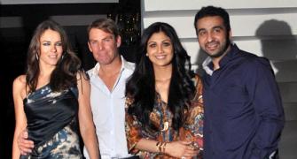 PIX: Shane Warne, Liz Hurley party with Shilpa Shetty