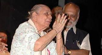 'The golden voice of Shamshad Begum is now silent'