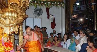 PIX: Aishwarya, Abhishek visit Siddhivinayak temple