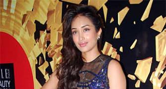 Mother sends out Jiah Khan's suicide note: 'You destroyed me'