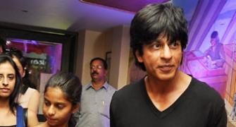PIX: Shah Rukh parties with daughter, KKR team