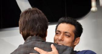 Photo: Amitabh Bachchan hugs Salman Khan!