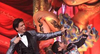 PIX: Shah Rukh's grand performance in Mumbai