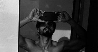 Shahid tweets a picture from his bathroom!