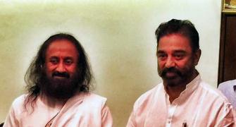 Kamal Haasan meets Sri Sri Ravi Shankar