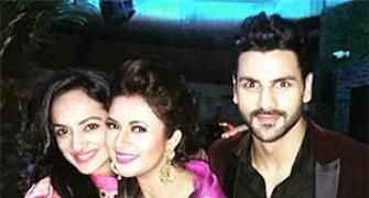 PIX: Newlyweds Divyanka, Vivek at their Mumbai reception