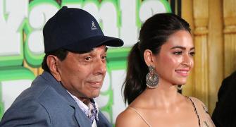 Watch! You'll fall in love with Dharmendra, yet again