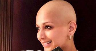 What is Sonali Bendre reading?
