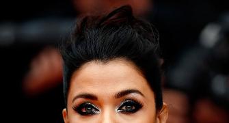 Cannes: Oops, Aishwarya does it again!
