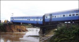 Kanyakumari Express derails, passengers safe