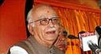 Advani wishes to continue as leader of opposition