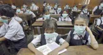 Swine flu toll mounts to 17; schools, theatres shut in Mumbai