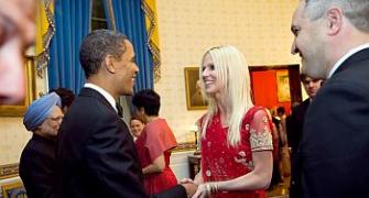 Image: White House gatecrashers get gossip award