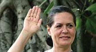 Sonia flies economy class to Mumbai