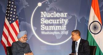 Dr Singh meets Obama in Washington, DC