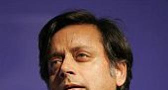 Kochi IPL row: I-T dept gives Tharoor clean chit