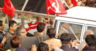 CPI-M patriarch Jyoti Basu passes away