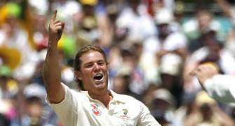 Warne bats for smooth India-Aus ties