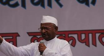 Corruption a bigger threat than Pak: Hazare