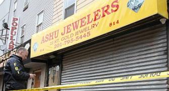 FBI shuts 3 Indian jewellery stores