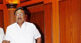 DMK rift set to widen as 5 Alagiri loyalists get the boot