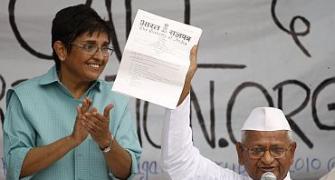Don't want to get into political dirt: Hazare on Bedi's BJP foray