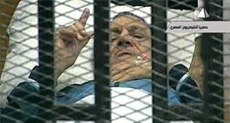 Mubarak in court to face murder, corruption charge