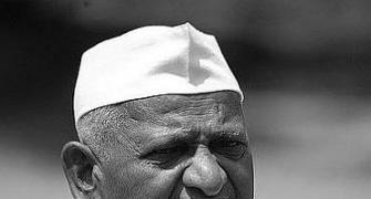 Anna Hazare fasts in police detention 