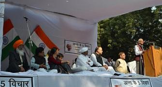 Will UPA accept Anna's demands on Lokpal at all-party meet?