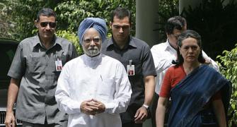 Congress' Lokpal strategy: Blame and Rule?
