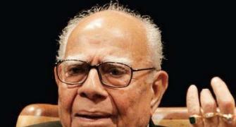 Ministers not educated enough to deal with Pak: Jethmalani
