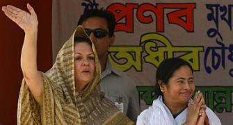 Beginning of the end of Congress, Mamata love-hate relationship